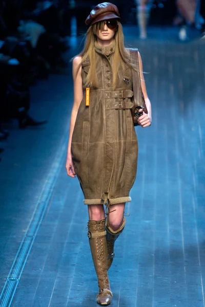 Look 15